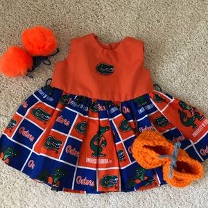 Calling all Gators fans!  Gators dress  18 in Doll